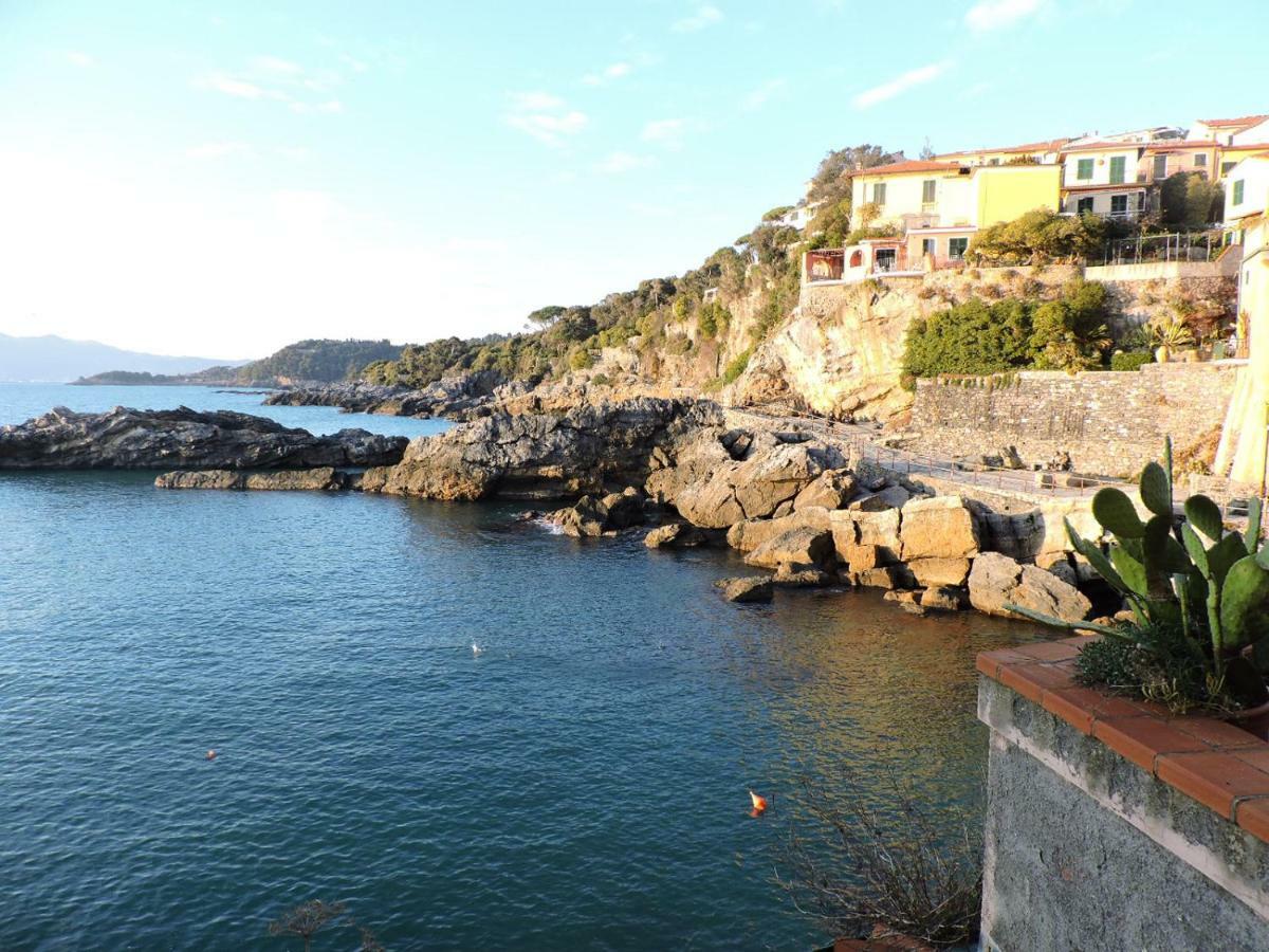 Vento Di Mare Apartment Tellaro Exterior photo